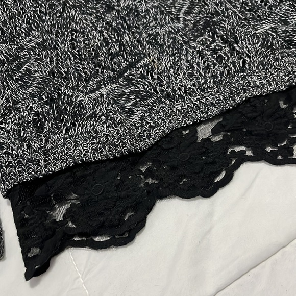 Dex knitted sweater with lace details - Picture 2 of 10